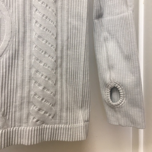 Lululemon Rest Less Pullover LS Top Silver Spoon Light Gray EUC - Picture 10 of 15